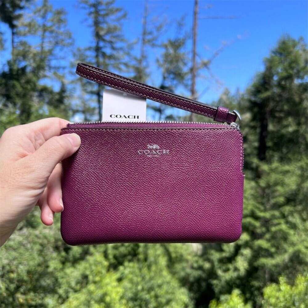 COACH Corner Zip Wristlet Purple Plum with Silver Hardware CV396 NWT